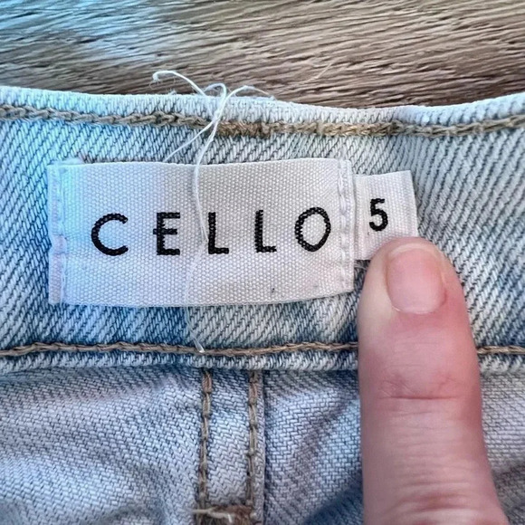 Cello Los Angeles Women's Blue Light Wash 5 Pocket Style Denim Jeans Size 5 - Picture 3 of 10